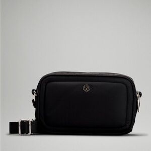 lululemon Crossbody Camera Bag 2L